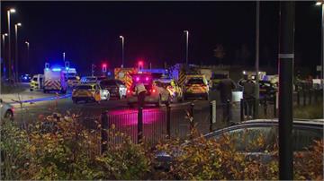 英國驚傳持刀攻擊！火車上多名乘客遭刺傷 2男子遭...