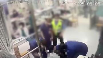 急診醫險遭失控女病患攻擊！護理師3秒奪下剪刀壓制...