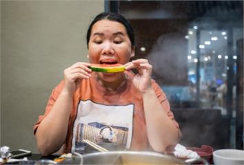 西瓜不能晚上吃？ 專家曝「最佳食用2時機」消暑、...