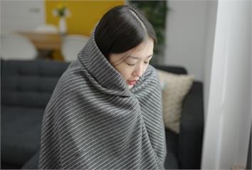 天冷手腳更冰冷？中醫示警「這1種人」愈補只會愈慘...