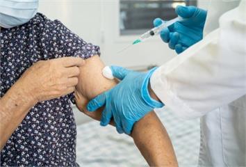 打流感疫苗有額外好處 專家：可降低罹患2種疾病的...