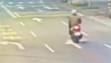 26歲警趕上班猛撞闖紅燈婦 她顱內出血搶救2天不...