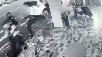 違停被開單竟持斧砍女警！幸穿防彈背心「阻擋部分攻...