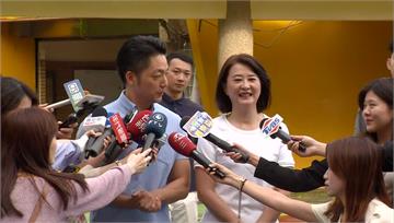 罷免投票開跑！蔣萬安陪同王鴻薇投票：心情輕鬆愉悅