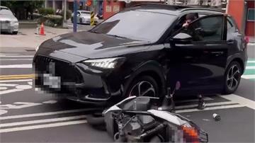離譜！基隆休旅車右轉逆向 失控連撞4車釀1傷