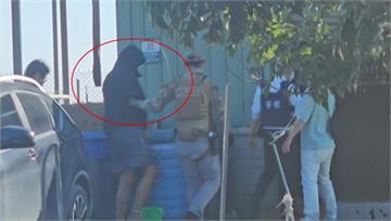 東港警匪衝突！槍砲犯拒捕開車衝撞 警連開數十槍逮人