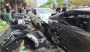基隆嚴重車禍！轎車失控猛衝 1行人遭撞送醫不治、...