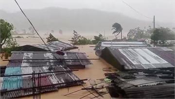 鳳凰颱風襲菲！100萬人撤離家園 加油站屋頂被吹...