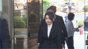 南韓史上首次前總統伉儷同遭羈押！ 前第一夫人金建...