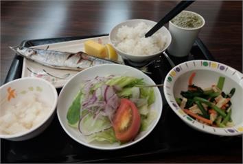 他飲食清淡「血壓卻飆170」！ 醫發現「1關鍵線...