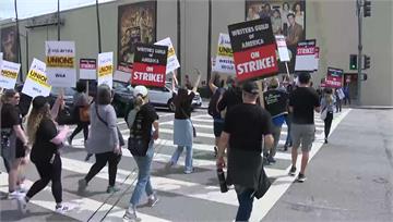 好萊塢編劇不滿低薪 展開15年來首度大罷工！