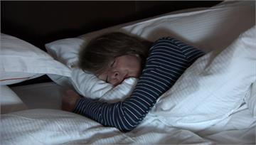 劍橋大學研究「每天睡眠黃金7小時」 睡眠不足心臟...