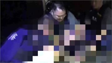 路上隨機試槍被逮！男被警壓制在地哀叫想逃