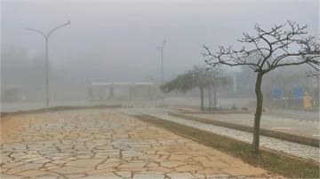 受濃霧影響 金門機場部分班機取消、小三通2航線停...