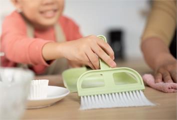 大掃除竟成致命危機！6歲童吸入黴菌粉塵 腦部遭侵...