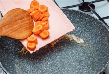 紅蘿蔔會讓血糖飆高？專家給答案了  這1種吃法才...