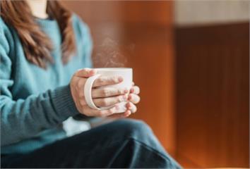一到冬天就手腳冷？醫、網友都點名：從「這6件事」...