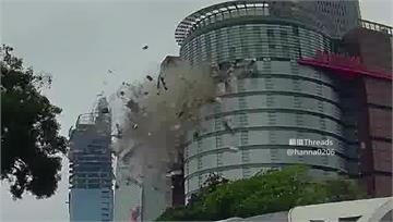 台中新光三越氣爆瞬間曝光！玻璃、建材滿天飛　民眾...