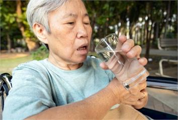 帕金森氏症會遺傳嗎？能治好嗎？醫揭「常見混淆觀念...