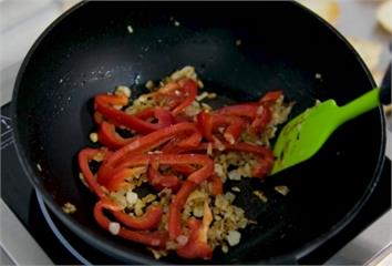 青椒在炒之前一定要「先做這件事」！專家：孩子突然...