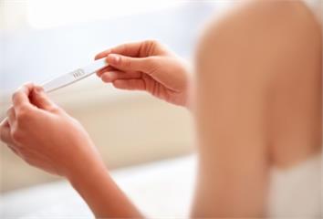 少量出血是「月經or懷孕」？婦產科醫教你辨別「著...