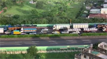 國道新竹段４車追撞 4傷1命危車流回堵