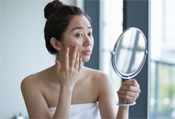 大餐後體重「一夜多2公斤」？營養師列「20種消腫...