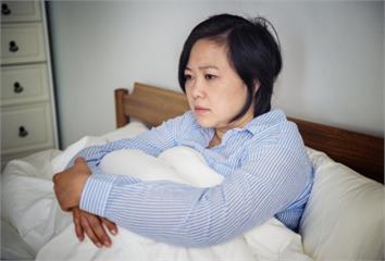 你大腦正在崩壞？醫揭「血腦屏障受損」4大徵兆 頻...