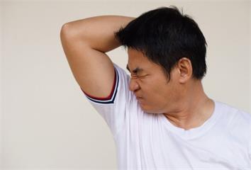 男性保養用「男性專用」產品比較好？醫解答 教你避開護膚地雷