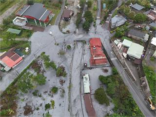 花蓮馬太鞍溪水暴漲「便橋再被沖斷」 泥水灌進明利...
