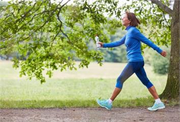 英國研究:一週只要快走1次  就能降這件事的發生...