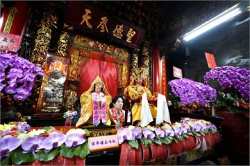 白沙屯媽祖深夜起駕　賴清德親迎出神龕祈願台灣平安