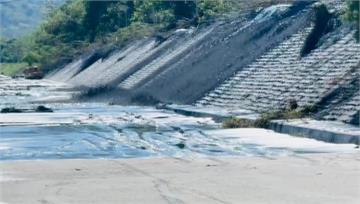 鳳林「堤頂溢流」防汛道路滿泥水 專家示警：馬太鞍...