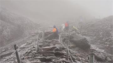 玉山步道「風口鐵護欄」塌陷脫離 玉管處示警