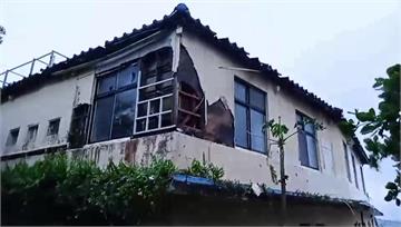 璨樹襲擊蘭嶼「今年最大浪頭」 民宅摧毀、水塔砸落...