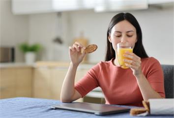 早餐吃「這3樣」恐害血糖失控、老更快！很多人以為...
