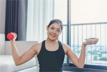 明明有重訓＋補蛋白質卻沒長肌肉？ 專家點名「5大...