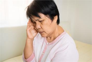 記憶減退是老化還是警訊？醫師揭失智初期5大跡象