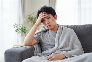 為何一放假就生病？醫揭「真正原因」 網哭：真的每...