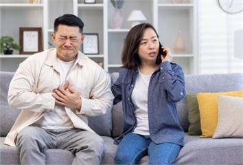 心肌梗塞突發作？醫授「送醫前自救方法」 肩膀1異狀別輕忽