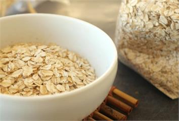 早餐吃燕麥「血糖飆更快」？營養師揭原因  1關鍵...