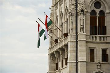 匈牙利和普亭「關係密切」 歐洲議會決議「不再屬完...