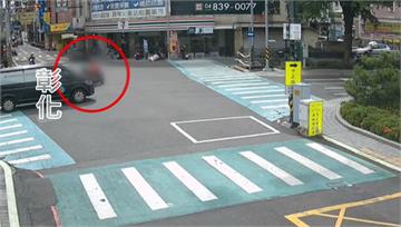 載14歲孫回家挨撞 65歲嬤捲貨車底拖行亡