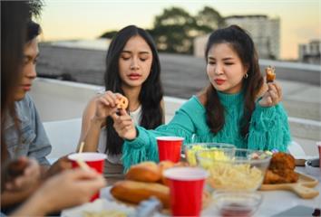 過年吃多爆肥？醫：真正會變脂肪的是這種人  除夕...