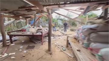 泰柬邊境激烈駁火 泰國村莊爆炸畫面