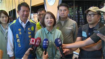 周春米推33鄉鎮旅遊書 「屏東SOLO」簽書會湧...