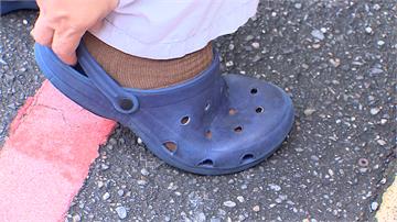 男童急性蜂窩組織炎 竟是「穿膠鞋」害的