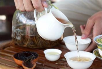 國外研究：葡萄籽油、適量喝茶能護心血管 甚至比這...