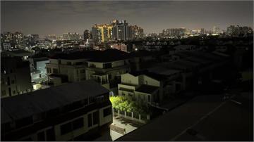 台中北屯晚間9675戶大停電已恢復 店家克難點蠟...