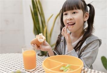 小孩早餐吃什麼？  營養師公開「最佳組合」一整天...